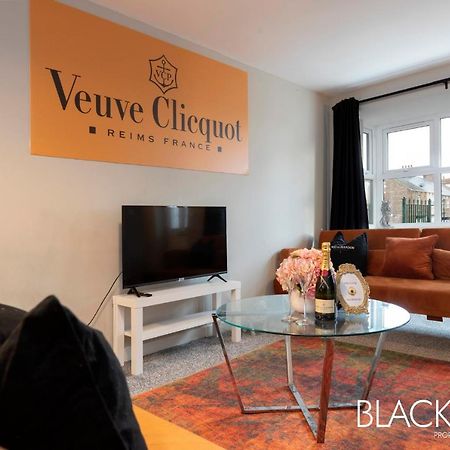 Champagne House - 4 Bed Property Plus 2 Sofa Beds By Bpne Darlington  Zewnętrze zdjęcie