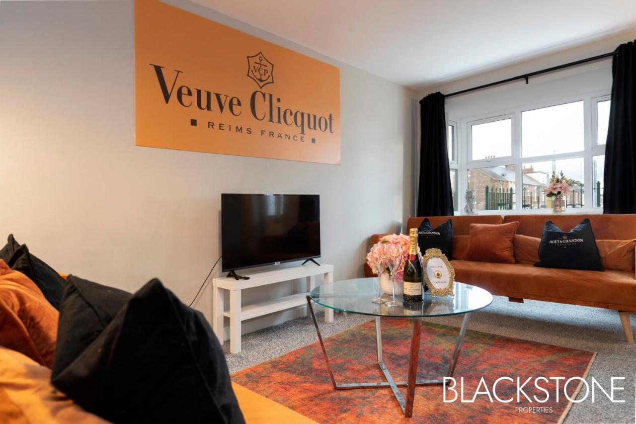 Champagne House - 4 Bed Property Plus 2 Sofa Beds By Bpne Darlington  Zewnętrze zdjęcie
