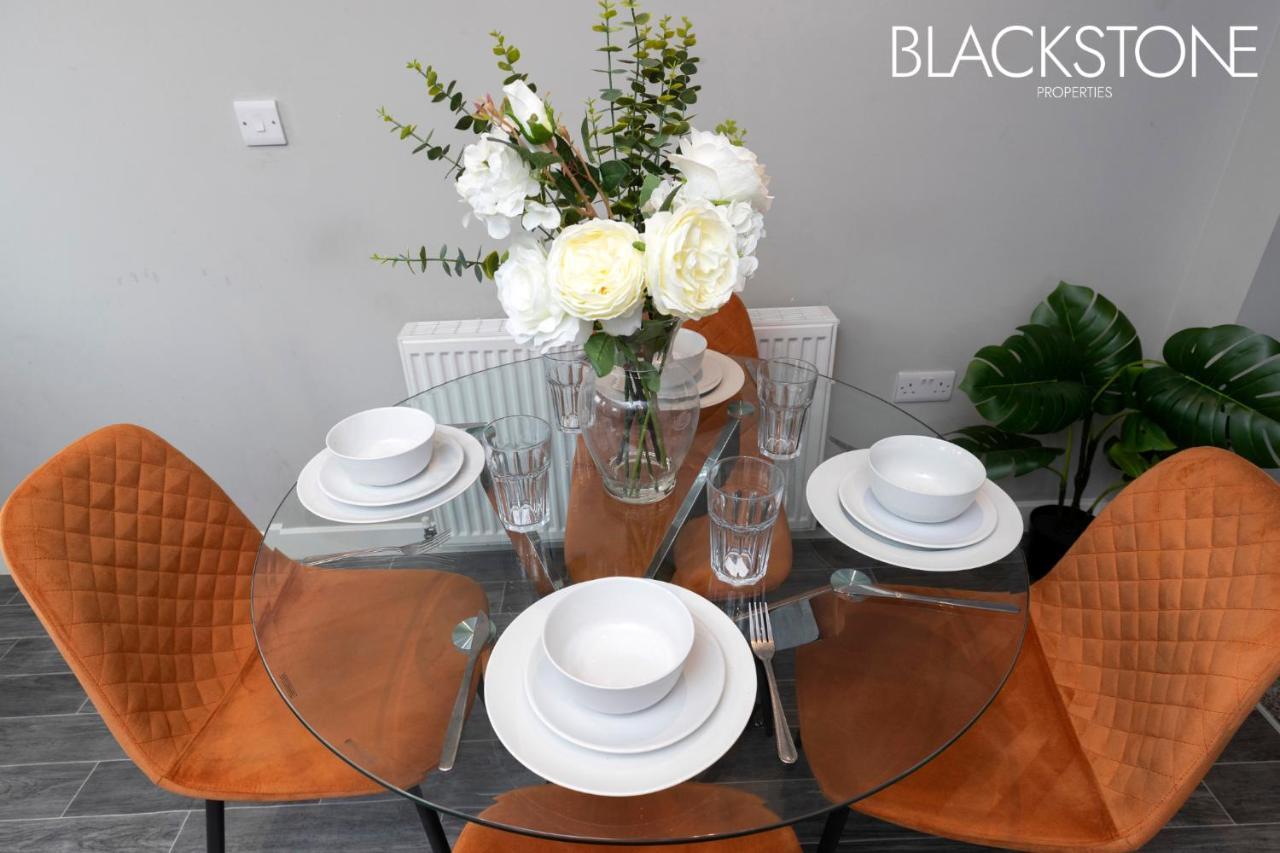 Champagne House - 4 Bed Property Plus 2 Sofa Beds By Bpne Darlington  Zewnętrze zdjęcie